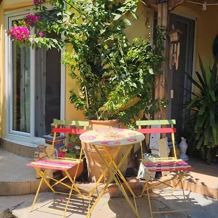 Villa & Gardens 2-bed In Sevasti