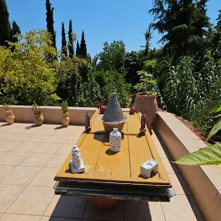& Gardens 2-bed In Sevasti